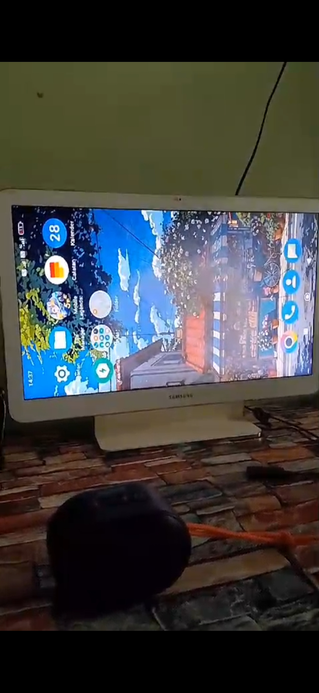 the screen projection on my monitor