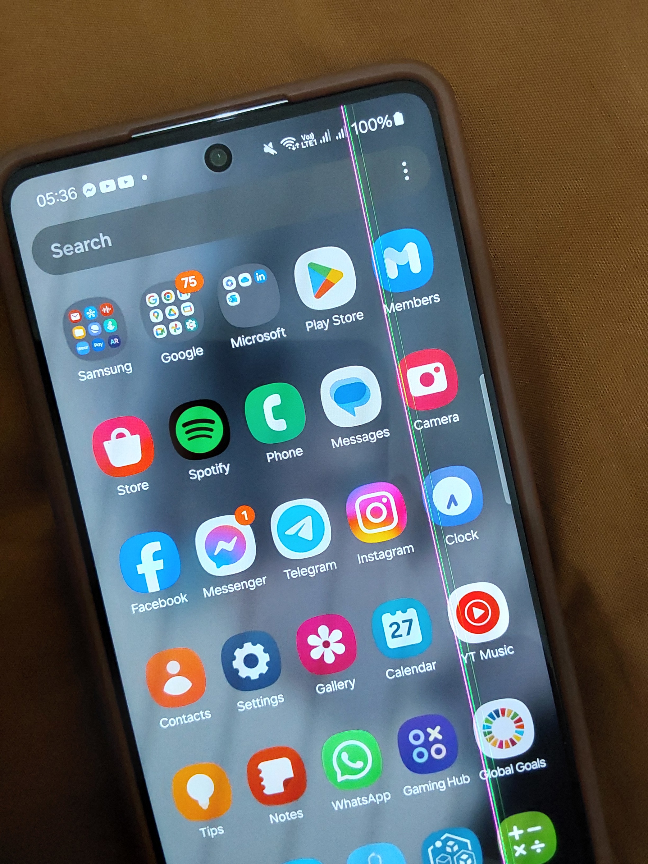 photo of vertical lines on Samsung screen