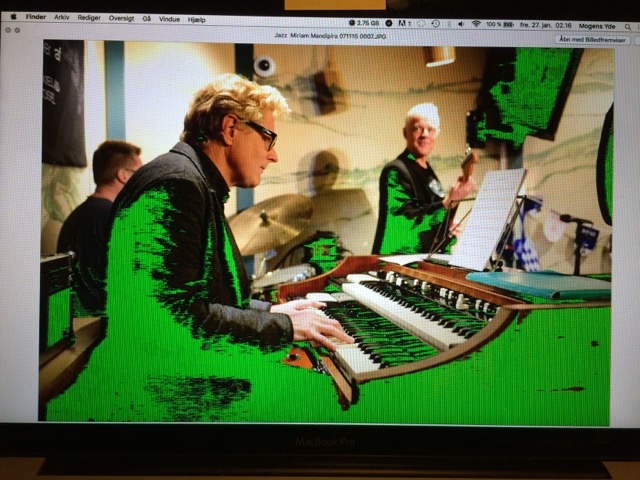 Black is turning green - but not everywhere and not on screendump or on my ext. screen (photo taken with iPhone)