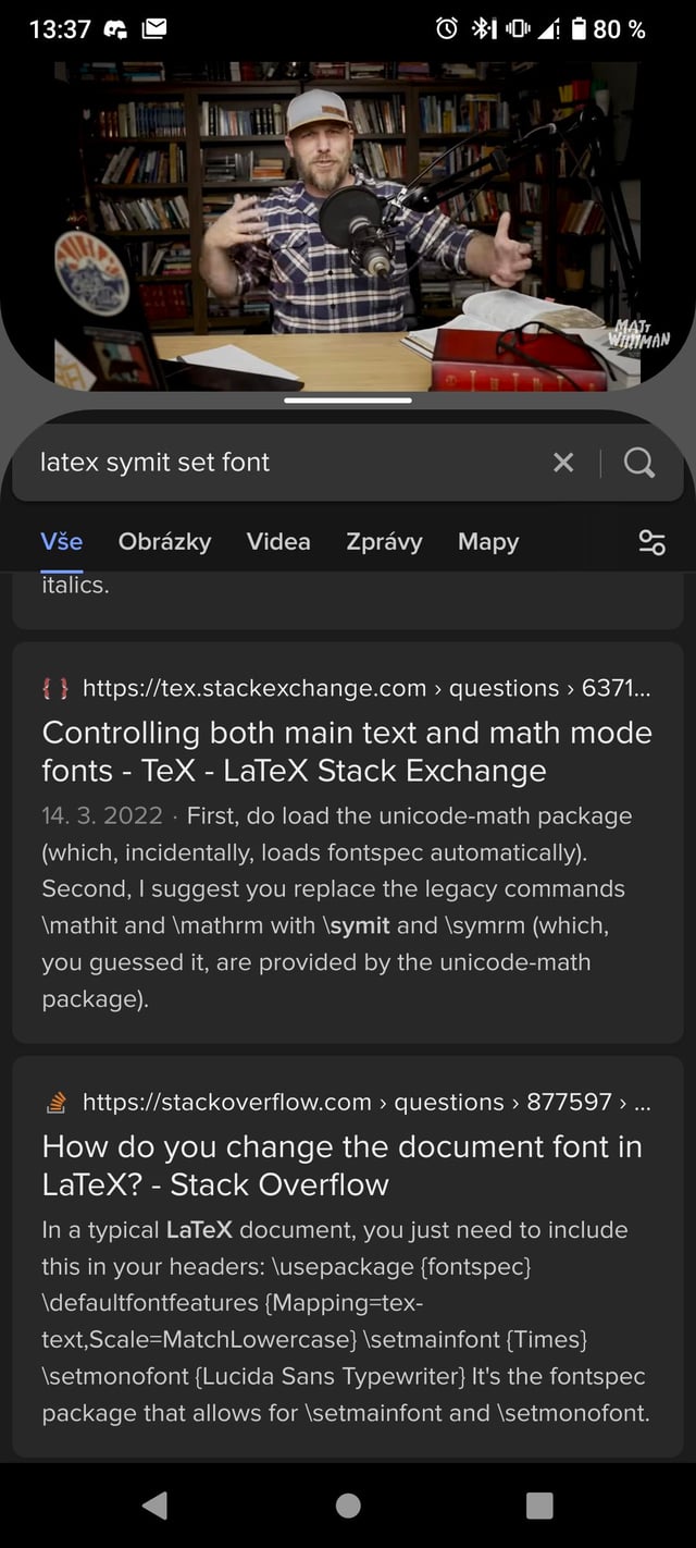 demonstration of the bar with rounded corners covering parts of the apps